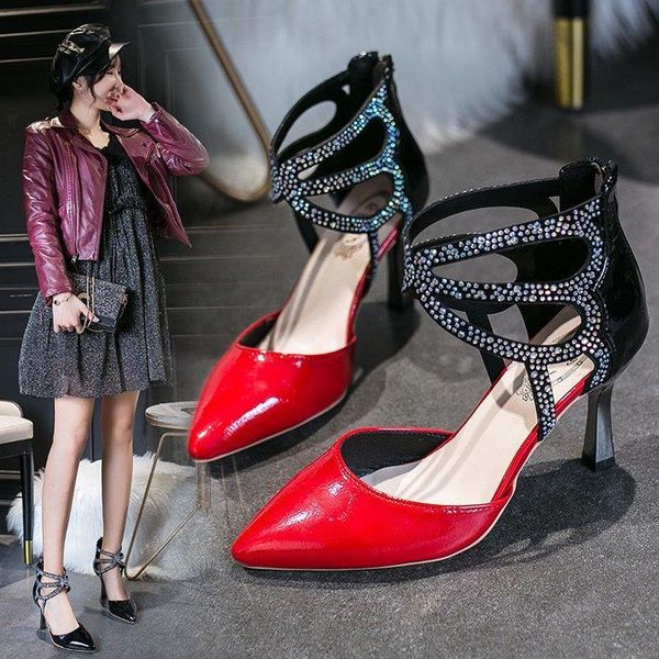 fashion high heels rhinestone pointed single shoes female patent leather 2020 new word buckle strap baotou sandals, Black;grey
fashion high heels rhinestone pointed single shoes female patent leather 2020 new word buckle strap baotou sandals, Black;grey
