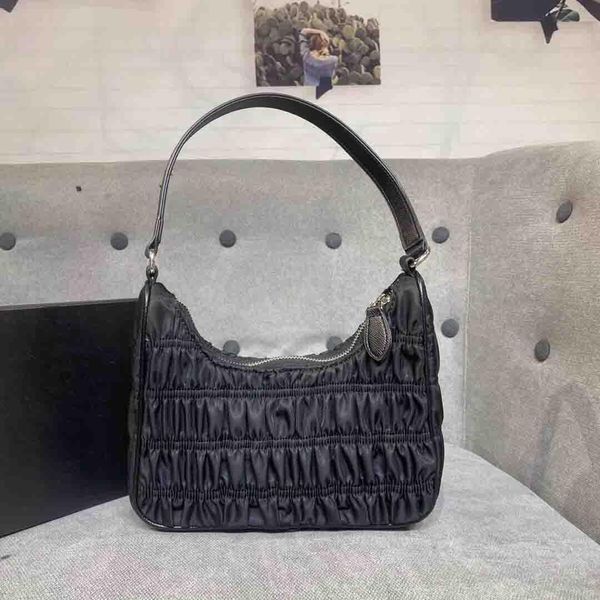 2020 spring and summer new pleated bag fashion underarm shoulder bag handbags women bags
2020 spring and summer new pleated bag fashion underarm shoulder bag handbags women bags