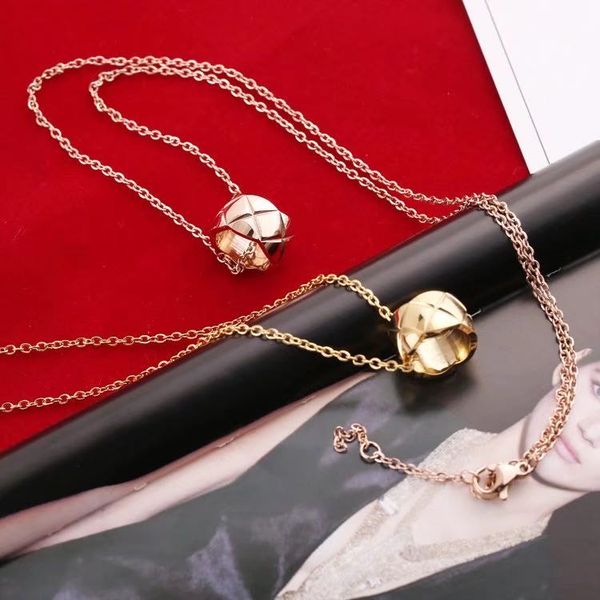 2020 Stainless steel twill necklace C necklace short female jewelry 18k gold titanium hiphop jewelry necklace pendant for man
2020 Stainless steel twill necklace C necklace short female jewelry 18k gold titanium hiphop jewelry necklace pendant for man