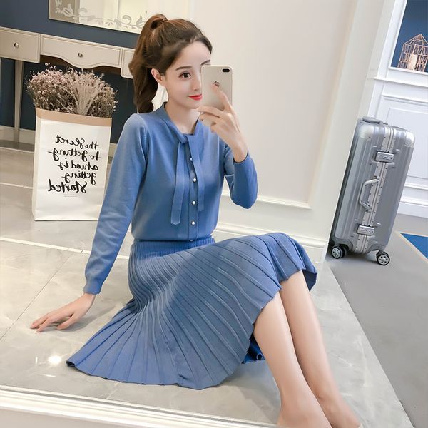 small fragrance wind knit suit 2019 autumn and winter new sweater skirt short paragraph pullover two-piece pleated skirt, White;black
small fragrance wind knit suit 2019 autumn and winter new sweater skirt short paragraph pullover two-piece pleated skirt, White;black