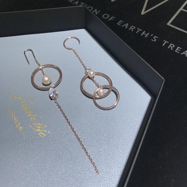 925 silver asymmetric geometric drop earrings with natural fresh-water pearls,original design for women earrings
925 silver asymmetric geometric drop earrings with natural fresh-water pearls,original design for women earrings