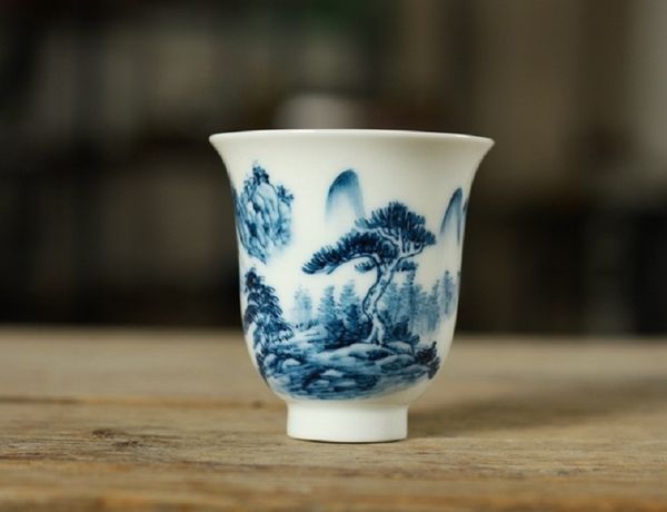 kung fu tea set small cups and ceramic hand-painted blue and white porcelain landscape master cups and tea cups
kung fu tea set small cups and ceramic hand-painted blue and white porcelain landscape master cups and tea cups