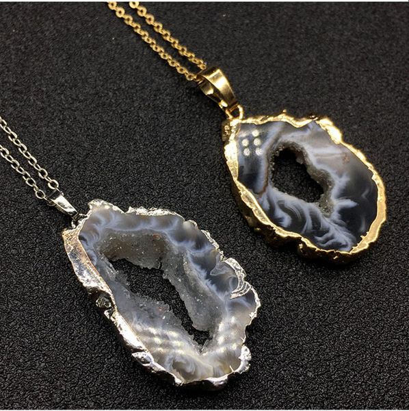 1pcs irregular natural brazilian agate crystal pendant necklace stone slice gold-plated edge pendant random color, Silver
1pcs irregular natural brazilian agate crystal pendant necklace stone slice gold-plated edge pendant random color, Silver