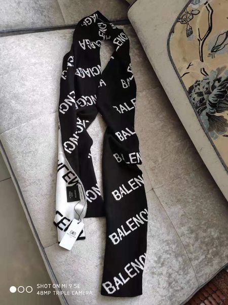 brand scarf autumn and winter europe paris show models black and white letters two-color double-sided tide brand designer woman scarves a52a, Blue;gray
brand scarf autumn and winter europe paris show models black and white letters two-color double-sided tide brand designer woman scarves a52a, Blue;gray