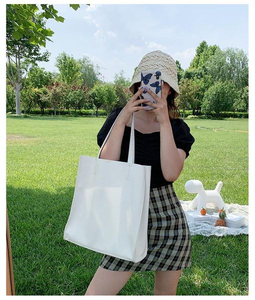 large-capacity bag women's bag 2020 summer solid color simple new solid color big wild handbag shoulder
large-capacity bag women's bag 2020 summer solid color simple new solid color big wild handbag shoulder