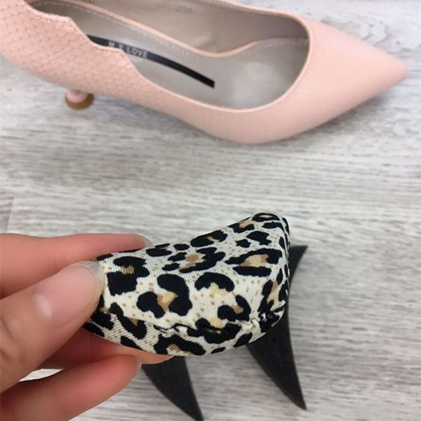 1 pair sponge forefoot insert toe plug half forefoot cushion anti-pain slip front filler shoes adjustment high heel insole, Black
1 pair sponge forefoot insert toe plug half forefoot cushion anti-pain slip front filler shoes adjustment high heel insole, Black
