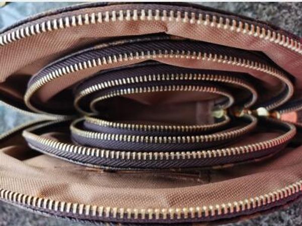 2020 high-quality wallet men's leather handbag clutch women wallet cosmetic bag zipper wash bag handbag wallet01
2020 high-quality wallet men's leather handbag clutch women wallet cosmetic bag zipper wash bag handbag wallet01