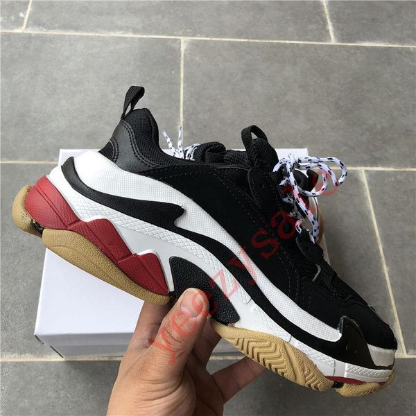 2020 new triple s paris luxury designer shoes mens triple black white grey beige green yellow vintage women casual dad sneakers
2020 new triple s paris luxury designer shoes mens triple black white grey beige green yellow vintage women casual dad sneakers