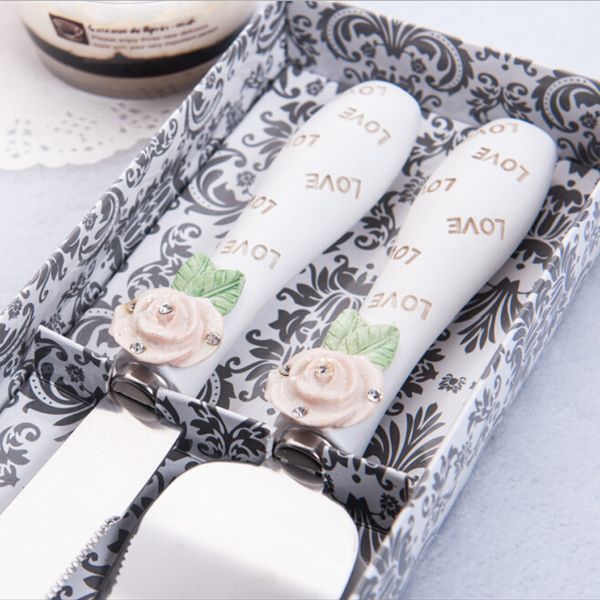 2017 sale wedding favors and gifts personalized flower wedding cake knife serving set decoration custom
2017 sale wedding favors and gifts personalized flower wedding cake knife serving set decoration custom