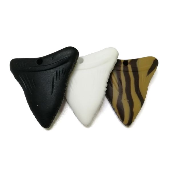 2pcs shark tooth silicone chew necklace for teething babies and kids sensory teether pendant to soothe gums
2pcs shark tooth silicone chew necklace for teething babies and kids sensory teether pendant to soothe gums