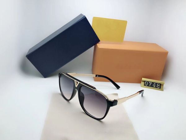 the latest selling popular fashion for men / women designer sunglasses square plate metal combination frame anti-uv400 with box, White;black
the latest selling popular fashion for men / women designer sunglasses square plate metal combination frame anti-uv400 with box, White;black