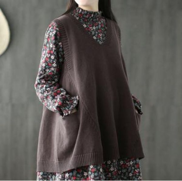 autumn and winter new literary knit solid color large pocket vest loose wild v-neck sweater women, Black;white
autumn and winter new literary knit solid color large pocket vest loose wild v-neck sweater women, Black;white