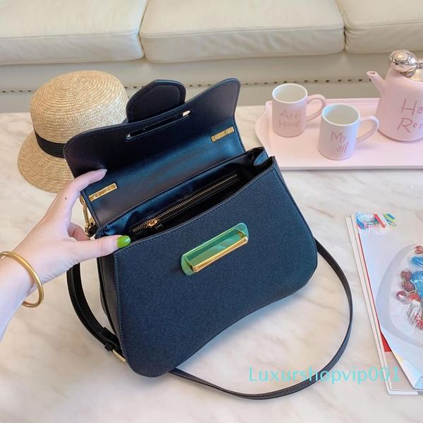 new fashion ladies handbag designer outdoor leisure bag wallet handbag quality ladies bag messenger bag ing
new fashion ladies handbag designer outdoor leisure bag wallet handbag quality ladies bag messenger bag ing