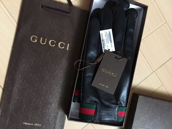 g2019 men' and women' high-grade metal buckle, embroidered fashion soft leather and sheepskin gloves, warm gloves, box sales, Blue;gray
g2019 men' and women' high-grade metal buckle, embroidered fashion soft leather and sheepskin gloves, warm gloves, box sales, Blue;gray