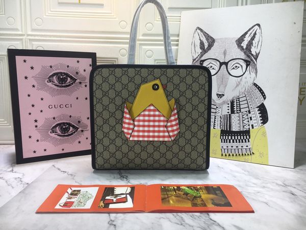 2020 new classic fashion designer design trend children's shopping bag handbag 056 leading the fashion front, Blue;gray
2020 new classic fashion designer design trend children's shopping bag handbag 056 leading the fashion front, Blue;gray