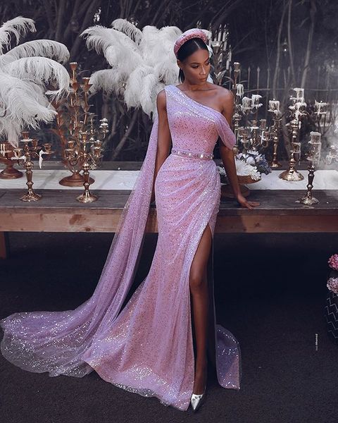 bling pink prom dresses one shoulder sequins beaded belt high split evening dresses ruffle sweep train custom made mermaid party gowns, Black;red
bling pink prom dresses one shoulder sequins beaded belt high split evening dresses ruffle sweep train custom made mermaid party gowns, Black;red