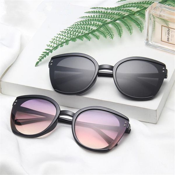 fashion women cat eye sunglasses gradient color frame sun glasses anti-uv spectacle oversize frame eyeglasses goggle sun glasses a, White;black
fashion women cat eye sunglasses gradient color frame sun glasses anti-uv spectacle oversize frame eyeglasses goggle sun glasses a, White;black