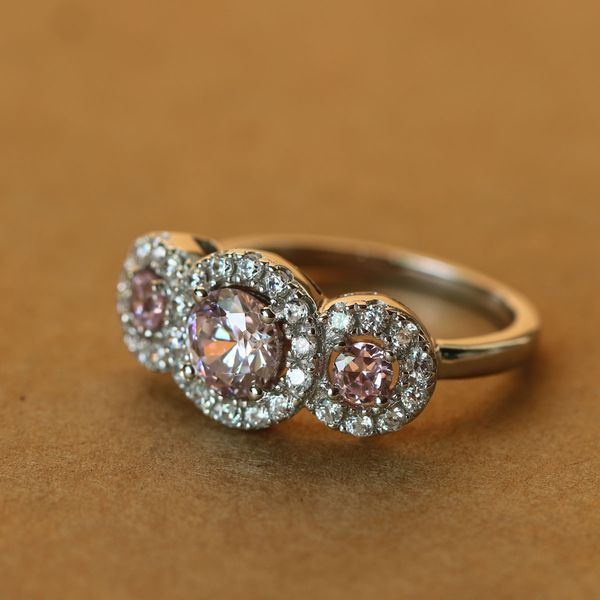 fashion-925 sterling silver lady's 18k white gold plated three stones 5a zircon color gem diamonique women wedding ring for love gift, Golden;silver
fashion-925 sterling silver lady's 18k white gold plated three stones 5a zircon color gem diamonique women wedding ring for love gift, Golden;silver