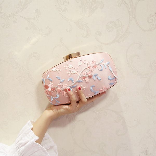 fashion embroidery small square bag clutch silk embroidery all match evening bag business banquet shoulder crossbody
fashion embroidery small square bag clutch silk embroidery all match evening bag business banquet shoulder crossbody