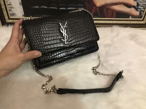 2019 design women pu leather fashion small gold chain bag cross body pure color handbag shoulder messenger bags
2019 design women pu leather fashion small gold chain bag cross body pure color handbag shoulder messenger bags
