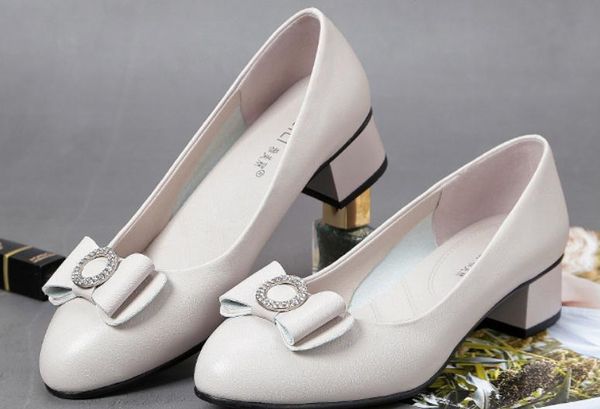 2019 women's shoes in spring and autumn with new style middle heel coarse heel round head @12, Black
2019 women's shoes in spring and autumn with new style middle heel coarse heel round head @12, Black