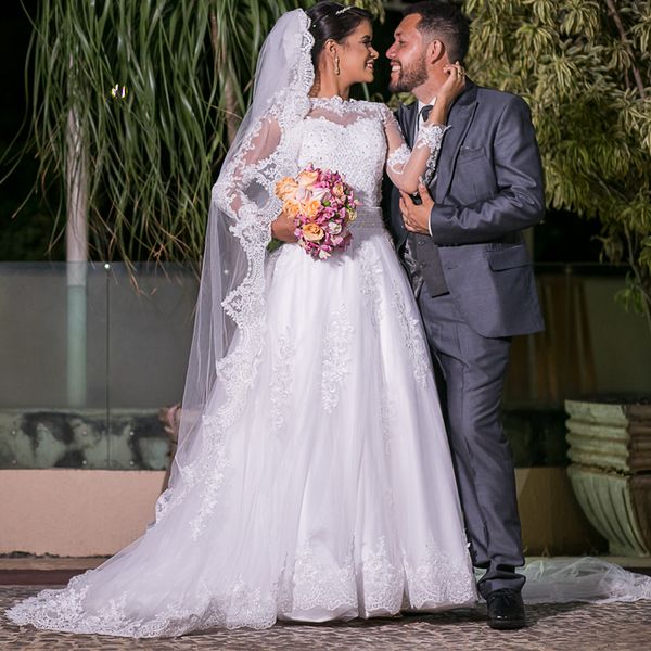 long sleeves wedding dresses with detachable train 2020 lace appliques pearls bridal gowns vestidos de noiva, White
long sleeves wedding dresses with detachable train 2020 lace appliques pearls bridal gowns vestidos de noiva, White