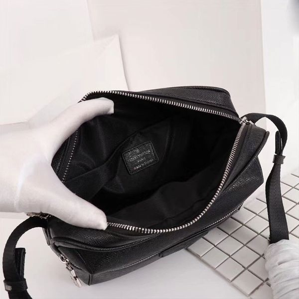 мужские наплечные сумки дизайнеры messenger bag известные дорожные сумки портфель crossbody хорошее качество брендовая сумка l0g0 письмо
мужские наплечные сумки дизайнеры messenger bag известные дорожные сумки портфель crossbody хорошее качество брендовая сумка l0g0 письмо