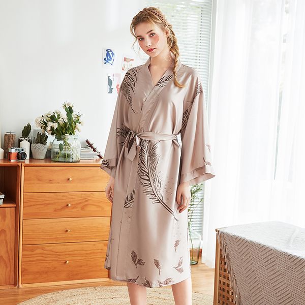 casual female home wear nightgown summer kimono bathrobe bride wedding robe printed flower satin sleepwear sleep dress, Black;red
casual female home wear nightgown summer kimono bathrobe bride wedding robe printed flower satin sleepwear sleep dress, Black;red