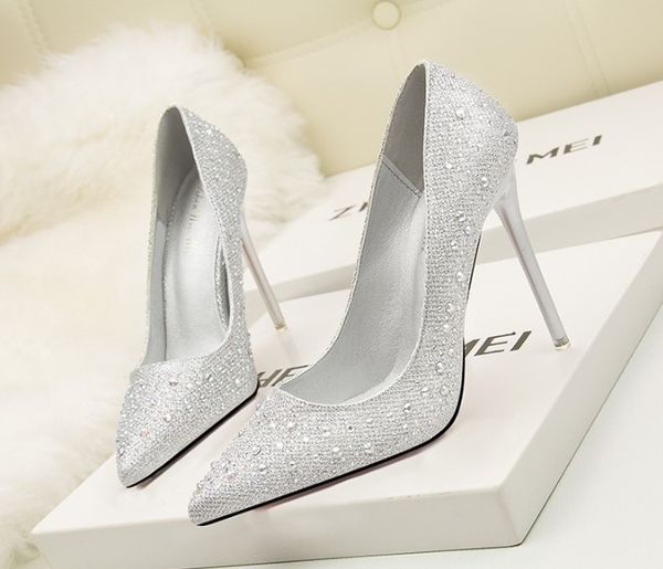 fashion, sweet, elegant, slim heel, shallow mouth, pointed head, color diamond, water diamond wedding single shoe
fashion, sweet, elegant, slim heel, shallow mouth, pointed head, color diamond, water diamond wedding single shoe