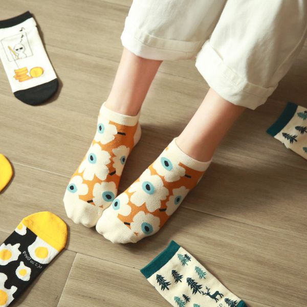 women's socks 2020 fashion creative cotton cute cartoon printing women socks novelty fashion cute short women korean style, Black;white
women's socks 2020 fashion creative cotton cute cartoon printing women socks novelty fashion cute short women korean style, Black;white