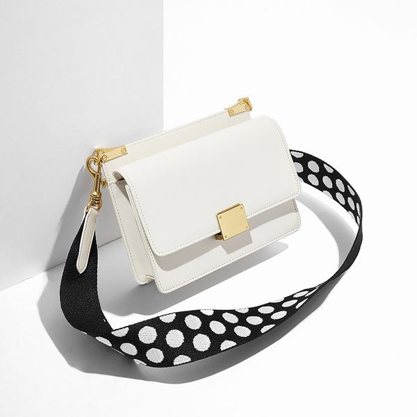 2019 new fashion trend small square bag feminine style casual shoulder bag messenger
2019 new fashion trend small square bag feminine style casual shoulder bag messenger
