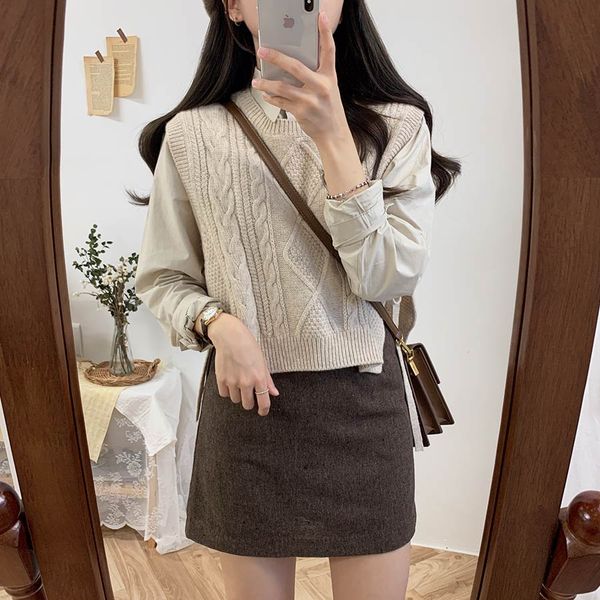 side cut new loose sleeveless sweater spring autumn women's vest knitted vest v neck joker vintage knitted wool, Black;white
side cut new loose sleeveless sweater spring autumn women's vest knitted vest v neck joker vintage knitted wool, Black;white