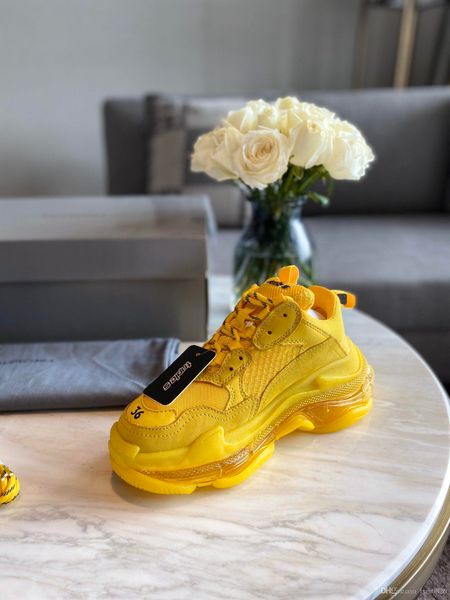 fashion luxury casual sneakers wild triple retro ladies men's crystal bottom sports running shoes basketball shoes dhl 6 
fashion luxury casual sneakers wild triple retro ladies men's crystal bottom sports running shoes basketball shoes dhl 6