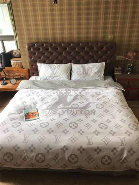 2020 spring summer new fashion casual cotton four-piece bed set ultra-comfortable soft cotton quilt cover letter style gray bedding set
2020 spring summer new fashion casual cotton four-piece bed set ultra-comfortable soft cotton quilt cover letter style gray bedding set