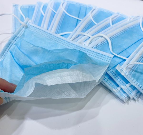dhl 50pcs masks disposable protective mask 3 layers kn95 dustproof facial protective cover masks maldehyde prevent n95 kn95 ffp3 
dhl 50pcs masks disposable protective mask 3 layers kn95 dustproof facial protective cover masks maldehyde prevent n95 kn95 ffp3