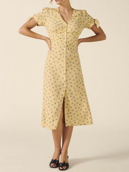 2020 new summer v-neck floral midi dress yellow lace-up puff sleeve single-breasted retro beach long dresses, Black;gray
2020 new summer v-neck floral midi dress yellow lace-up puff sleeve single-breasted retro beach long dresses, Black;gray