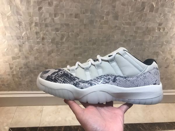 2019 new 11 snakeskin white grey basketball shoes mens athletic designer low sneakers 11s snake skin bumblebee trainer sneaker
2019 new 11 snakeskin white grey basketball shoes mens athletic designer low sneakers 11s snake skin bumblebee trainer sneaker