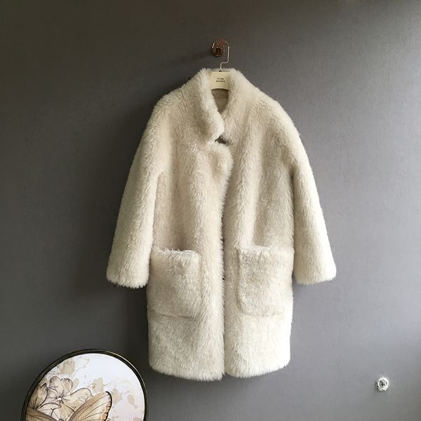 100% wool coats outerwear women thickening warm winter jackets female stand collar pockets white wool overcoat 2019 new autumn, Black
100% wool coats outerwear women thickening warm winter jackets female stand collar pockets white wool overcoat 2019 new autumn, Black