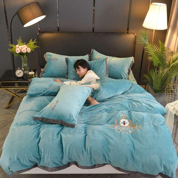 moon light fine cotton embroidery letter quilt cover 4 pieces suit stripe popular logo fashion bed cover europe and america bedding bag 11
moon light fine cotton embroidery letter quilt cover 4 pieces suit stripe popular logo fashion bed cover europe and america bedding bag 11