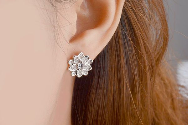 heart ornament with diamonds flower earrings womens korean version exquisite and beautiful ear ornaments a mixed batch of hair substitutes f, Golden;silver
heart ornament with diamonds flower earrings womens korean version exquisite and beautiful ear ornaments a mixed batch of hair substitutes f, Golden;silver