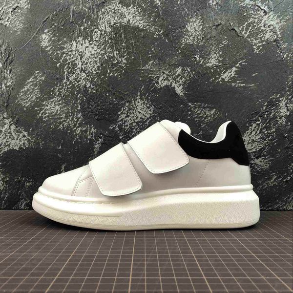 luxury designer sneakers casual fashion wild men and women casual shoes comfortable casual sports white shoes, Black
luxury designer sneakers casual fashion wild men and women casual shoes comfortable casual sports white shoes, Black