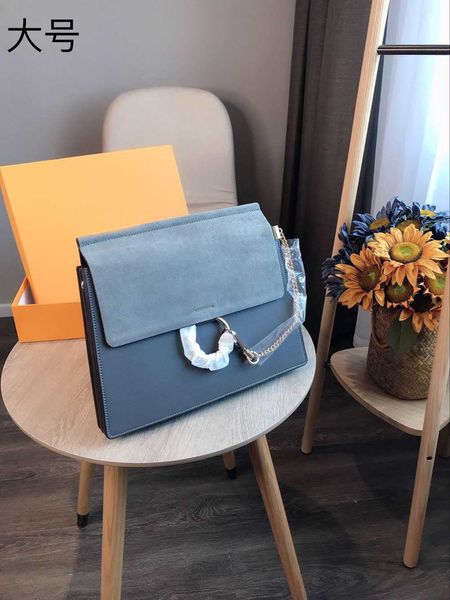 shoulder bags women luxury designer real leather chain crossbody bag handbags famous circle designer purse big size 31cm
shoulder bags women luxury designer real leather chain crossbody bag handbags famous circle designer purse big size 31cm