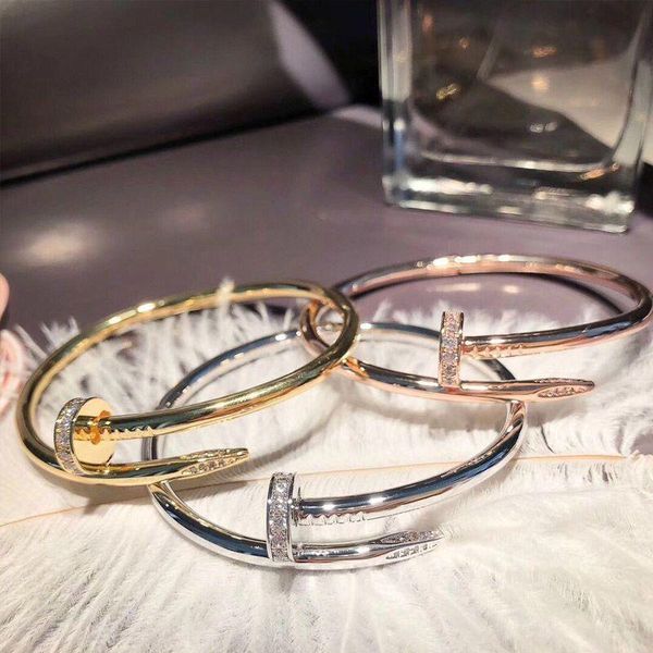 2020 new european and american fashion party jewelry bracelet titanium steel bracelet classic wedding gift luxury jewelry, White
2020 new european and american fashion party jewelry bracelet titanium steel bracelet classic wedding gift luxury jewelry, White