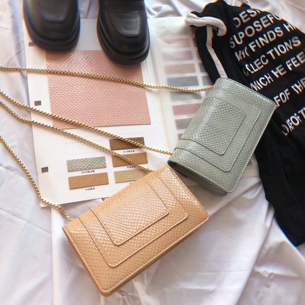 celebrity european station lizard snake head chain bag 2020 new small square bag female cross body snake skin pattern
celebrity european station lizard snake head chain bag 2020 new small square bag female cross body snake skin pattern