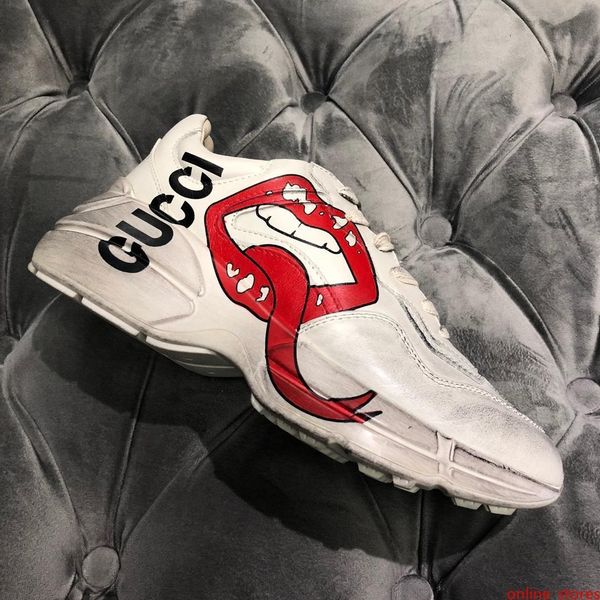 ритон кроссовки с mouth печати дизайнерская vintage спортивная обувь фирменные мужские женщин кроссовки rock стиль кроссовки открытый кроссо
ритон кроссовки с mouth печати дизайнерская vintage спортивная обувь фирменные мужские женщин кроссовки rock стиль кроссовки открытый кроссо