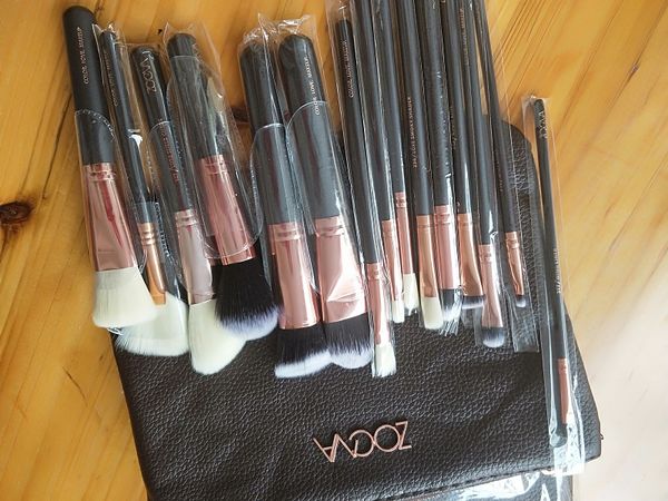 2019 handle makeup brushes set professional cosmetics brush kits foundation eyeshadow brushes kit make up tools 15pcs/set
2019 handle makeup brushes set professional cosmetics brush kits foundation eyeshadow brushes kit make up tools 15pcs/set