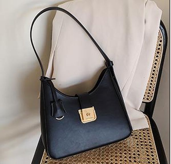 designer senior sense niche bag 2020 newset retro fashion baguette luxury casual shoulder slung armpit bag
designer senior sense niche bag 2020 newset retro fashion baguette luxury casual shoulder slung armpit bag
