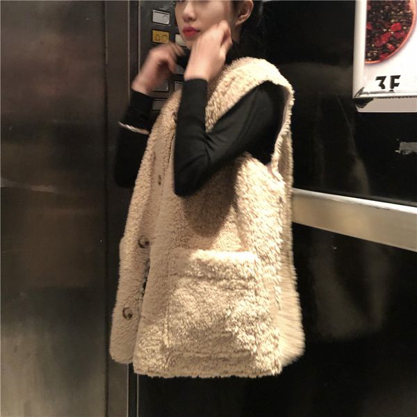 women autumn winter sleeveless vest lambwool single breasted loose jacket coat pocket out wear waistcoat round collar, Black;white
women autumn winter sleeveless vest lambwool single breasted loose jacket coat pocket out wear waistcoat round collar, Black;white