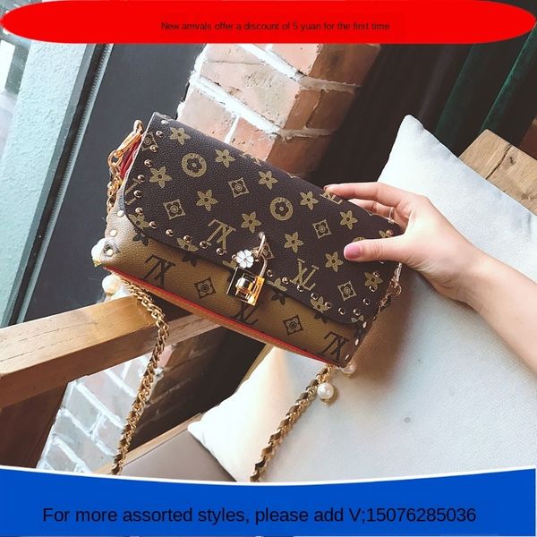 2020 mini small mobile women's simple all-match crossbody hand phone handbag mobile phone bag
2020 mini small mobile women's simple all-match crossbody hand phone handbag mobile phone bag