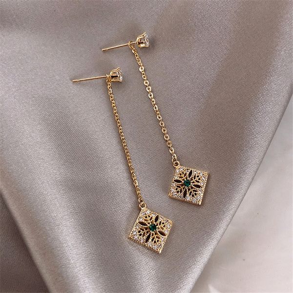 new design fashion jewelry retro hollow alloy drop earrings long delicate inlaid green crystal pendant party earrings for women, Silver
new design fashion jewelry retro hollow alloy drop earrings long delicate inlaid green crystal pendant party earrings for women, Silver